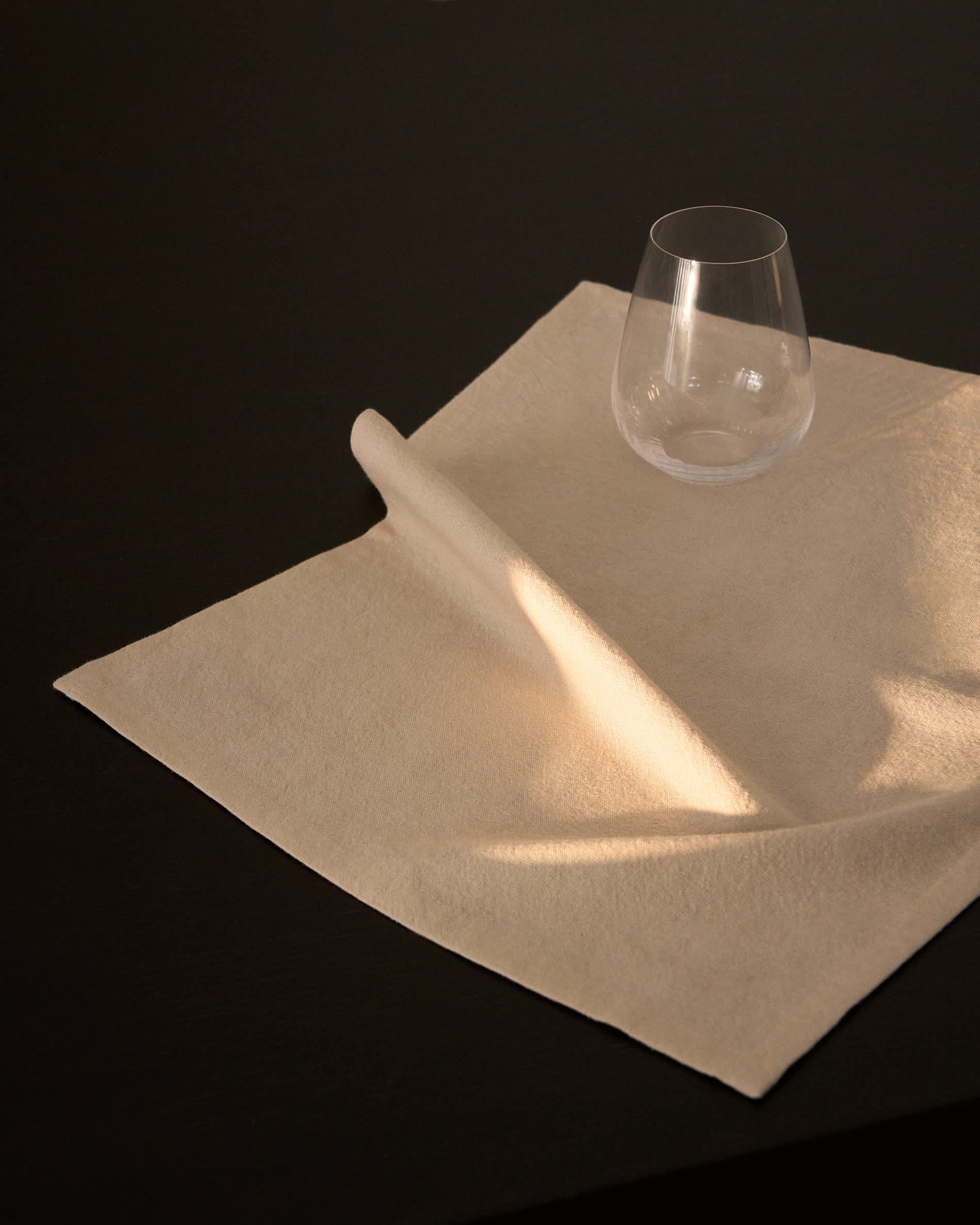 Lerava set of 2 placemats in washed stone grey cotton 35 x 50cm