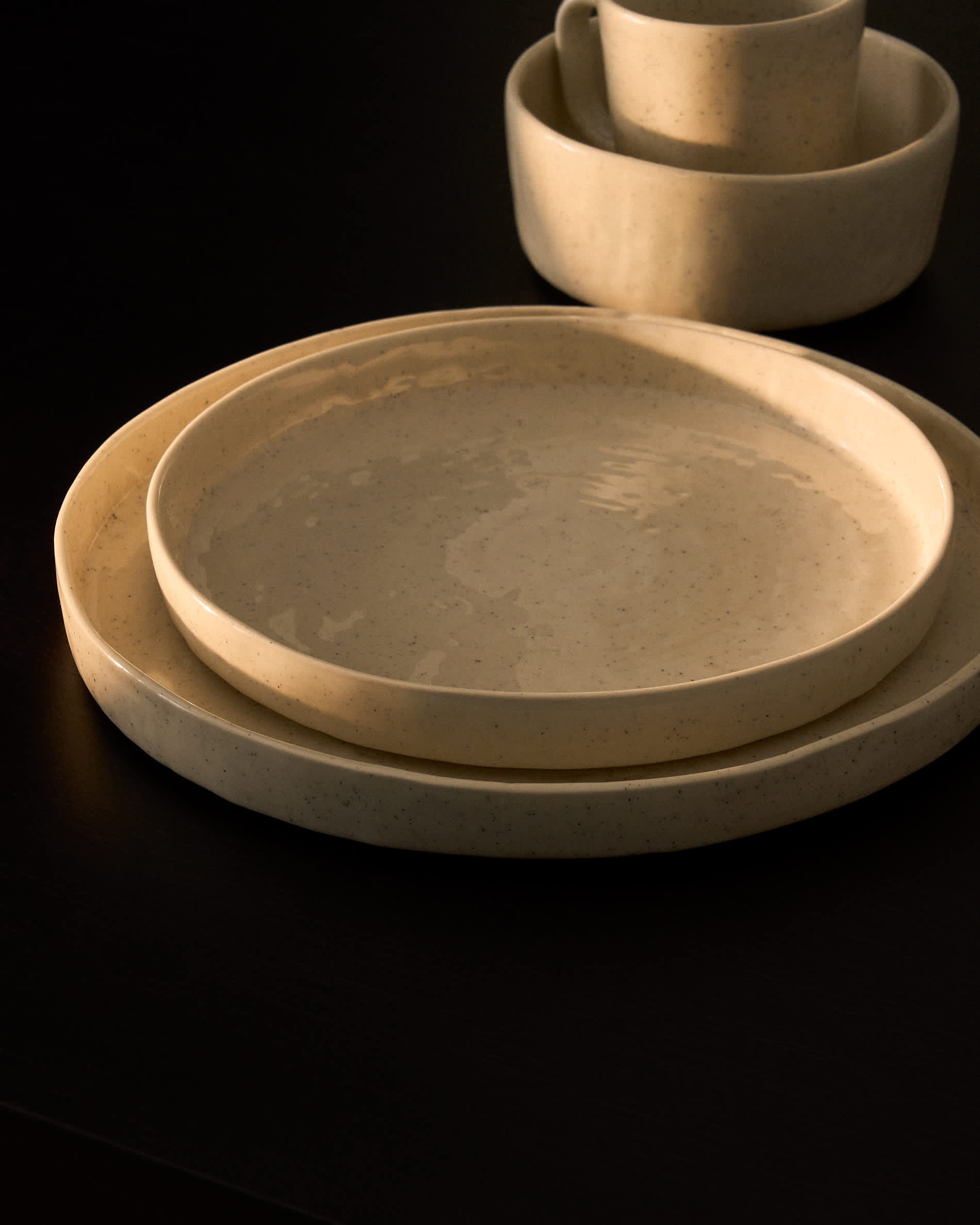 Daner ecru ceramic dessert plate
