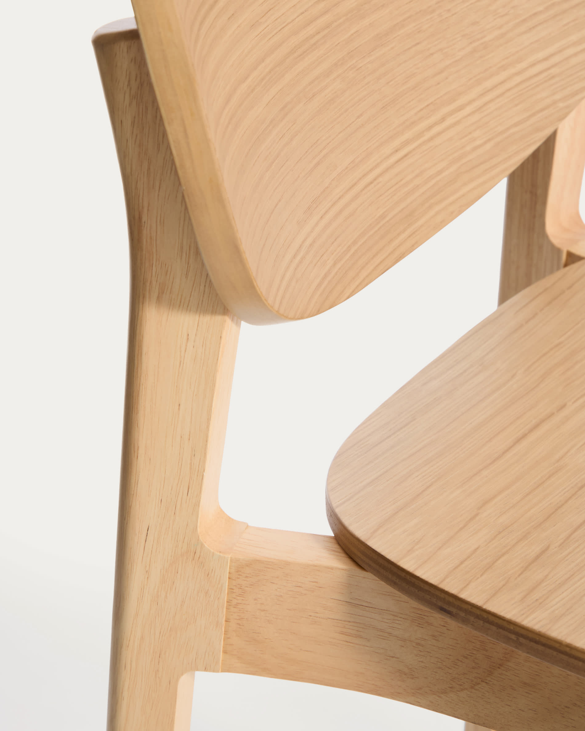Ludara stool in oak veneer 65cm