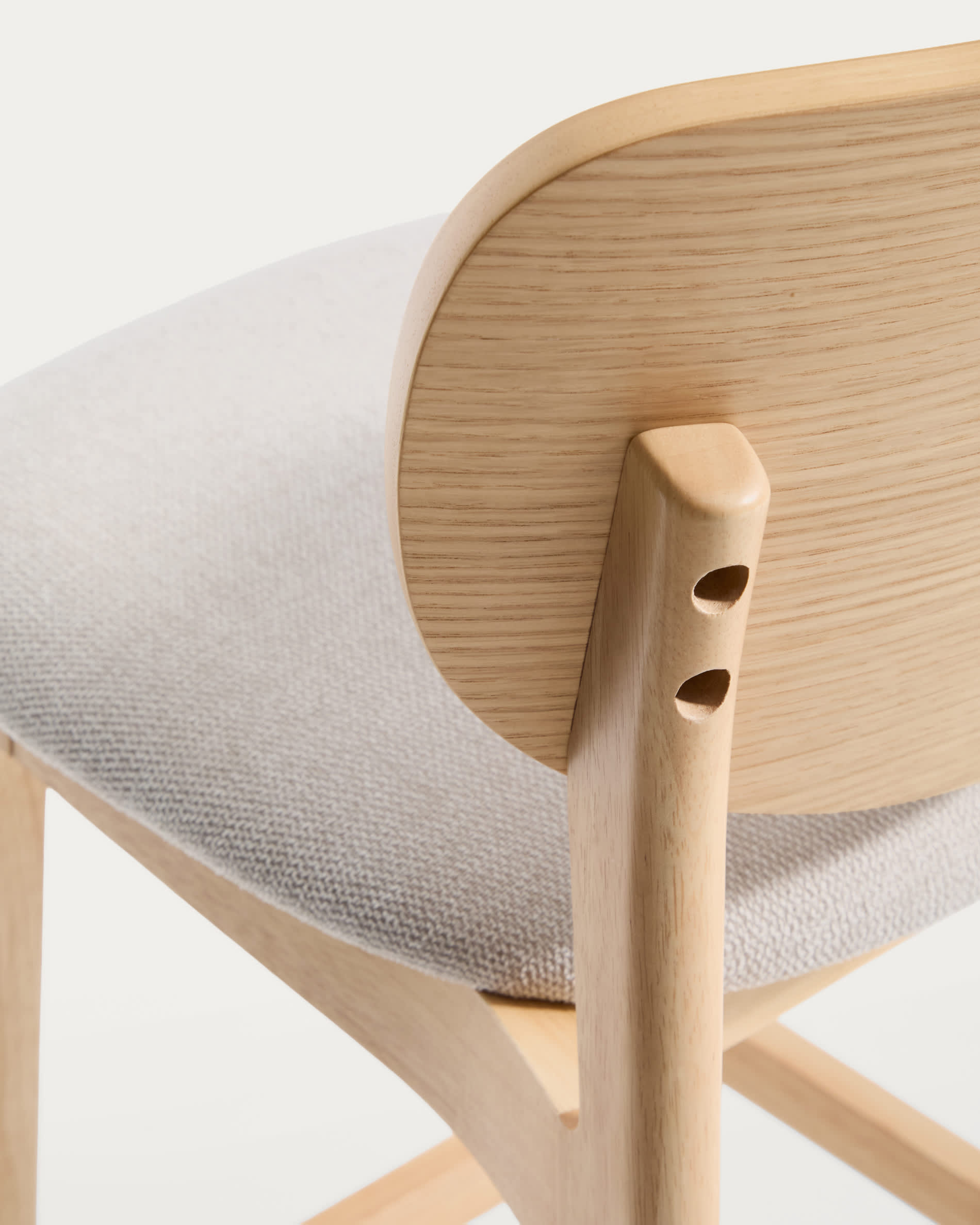 Ludara stool in oak veneer and beige chenille 65cm