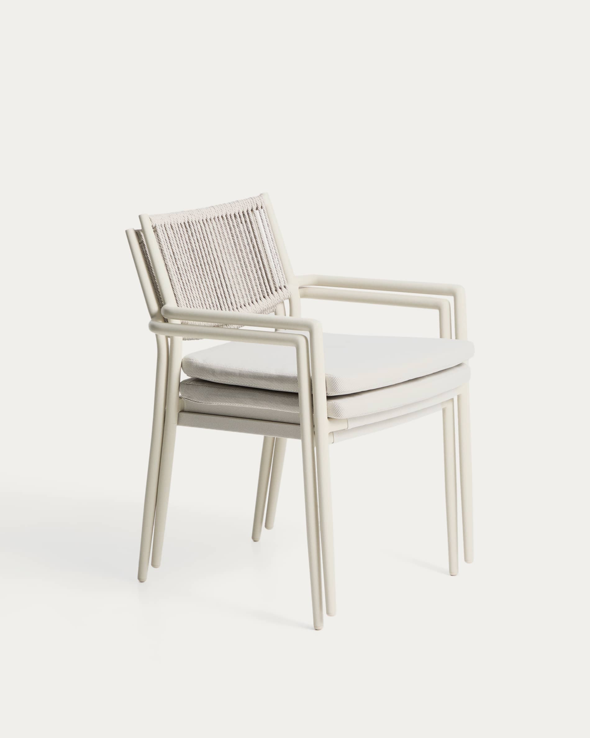 Argasi stackable outdoor chair in ecru aluminium and grey synthetic rope cord