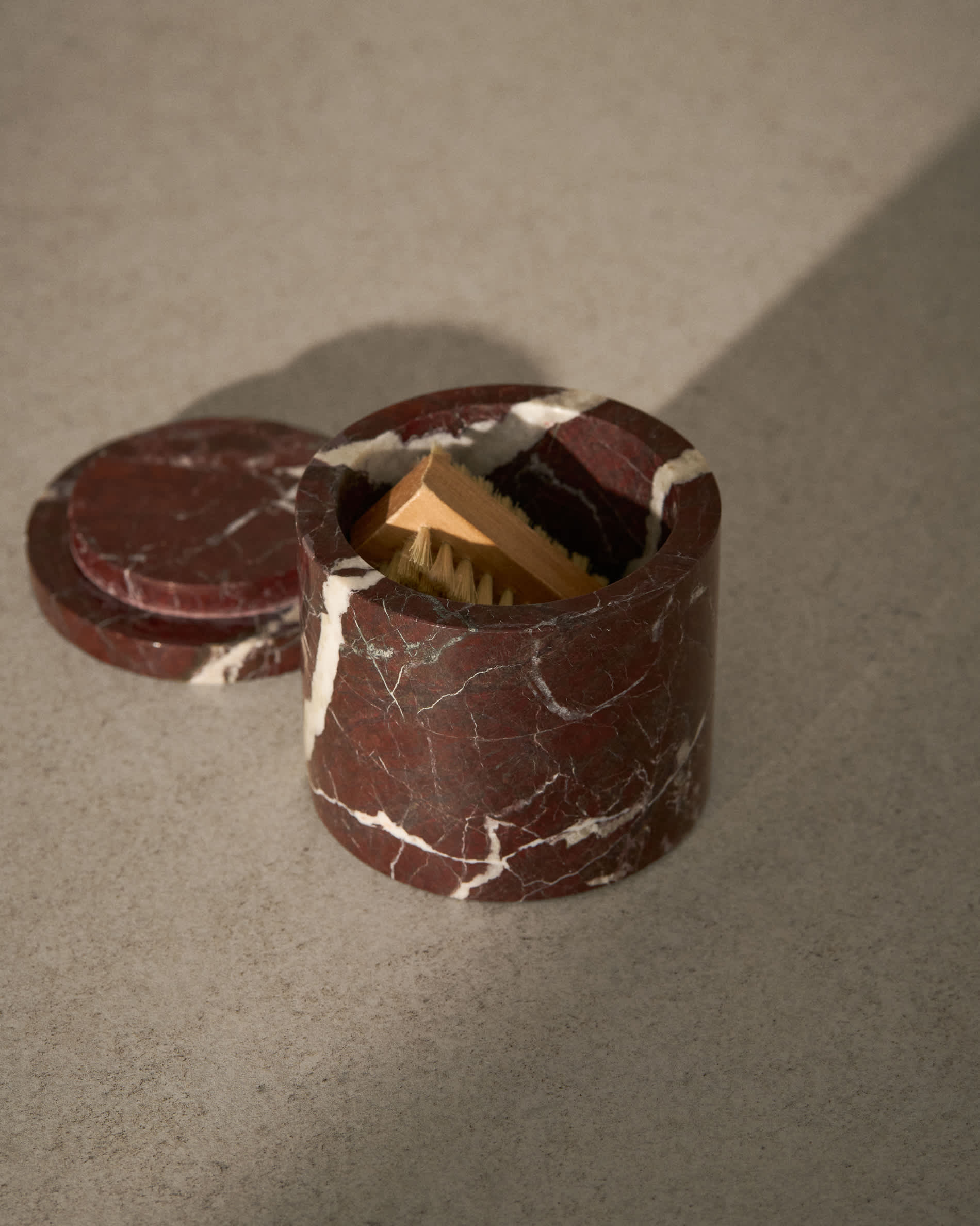 Leran burgundy marble pot