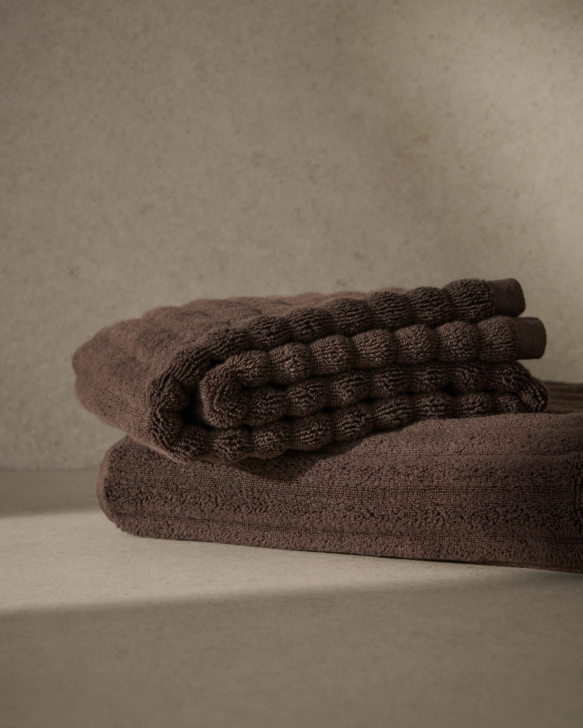 Navira 100%-cotton brown hand towel 50 x 90 cm