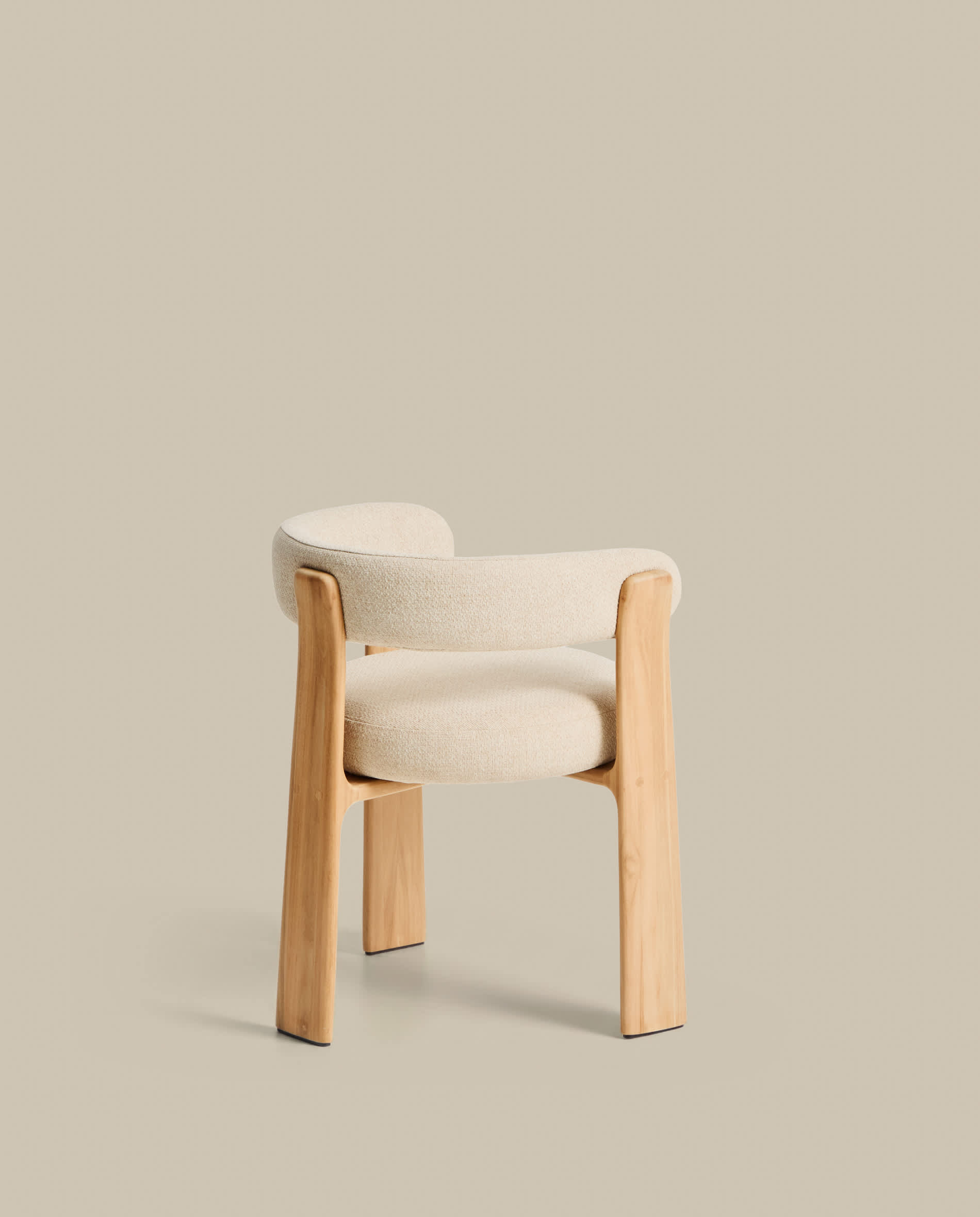 Granite 3-leg beige outdoor chair with FSC 100% solid teak wood legs in a natural finish