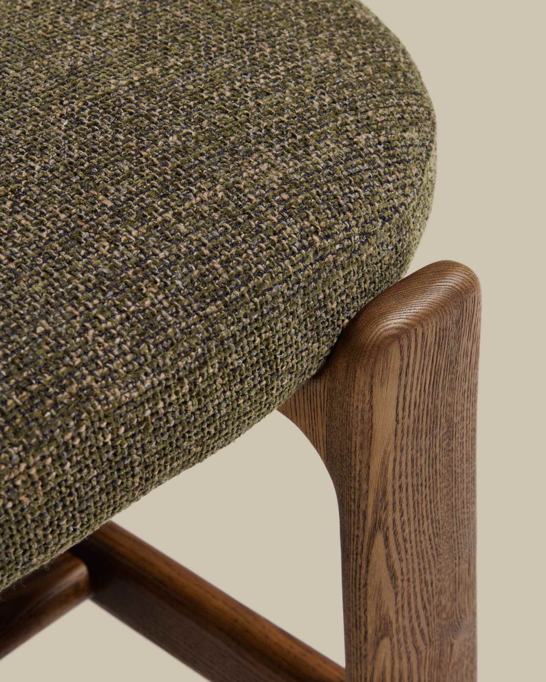 Granite bench in green chenille and solid ash wood with walnut finish 120cm FSC 100%