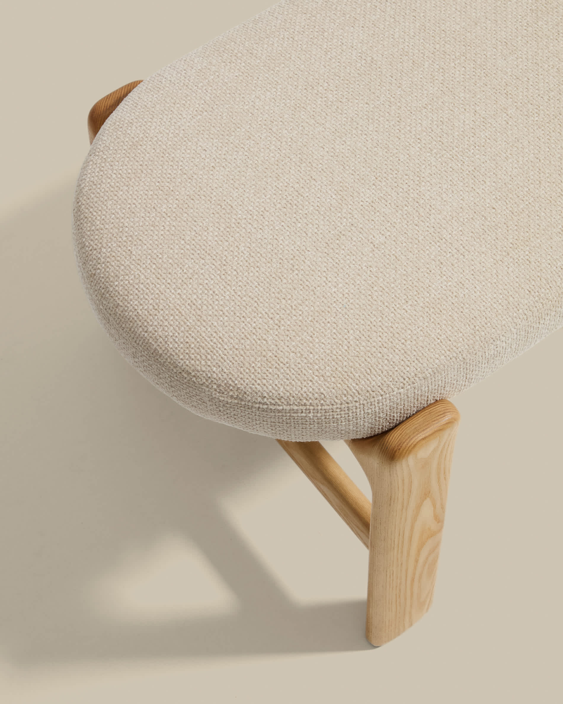 Granite bench in beige chenille and solid ash wood with natural finish 120cm FSC 100%