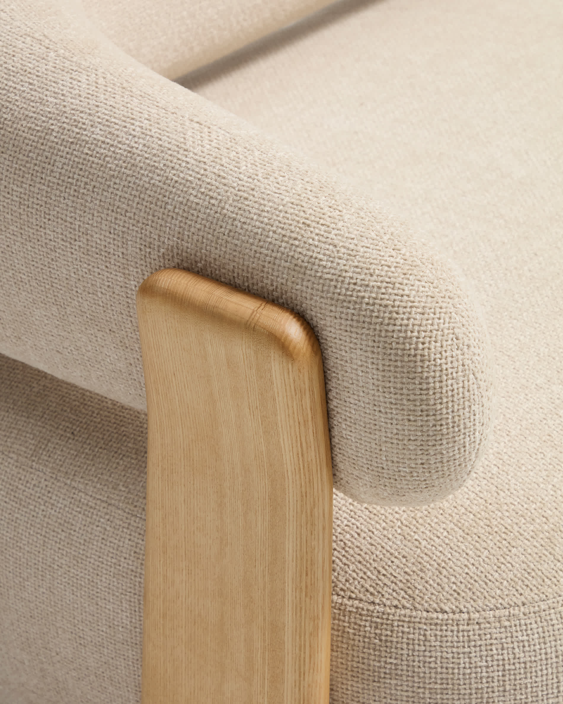 Granite 2-seater sofa in beige chenille with solid ash wood legs with natural finish 155cm FSC 100%