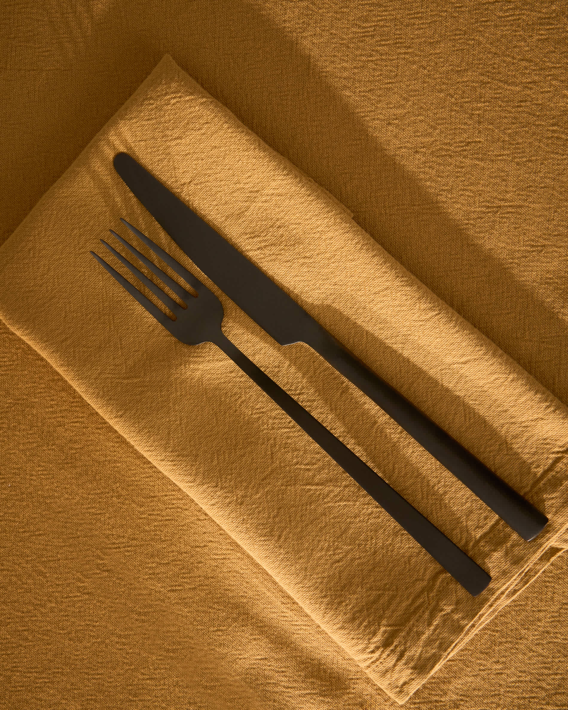 Lerava set of 2 napkins in washed mustard yellow cotton 35 x 35cm