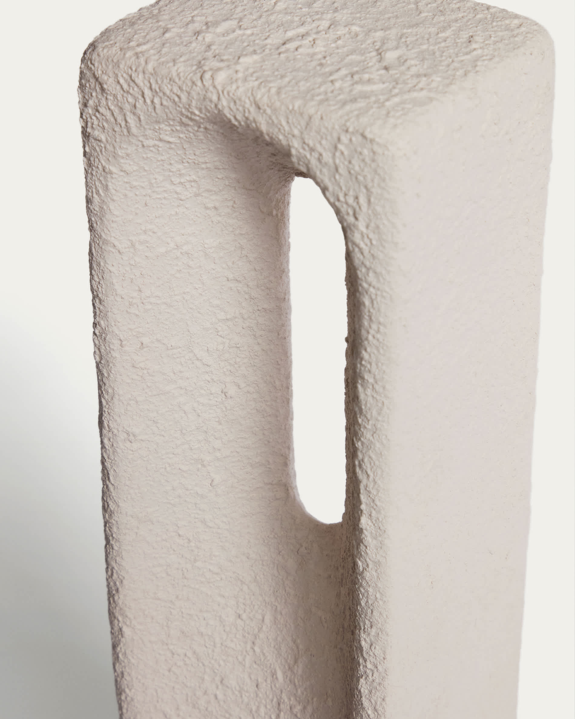 Vriona ecru papier-mâché sculpture 11 x 44.5 cm