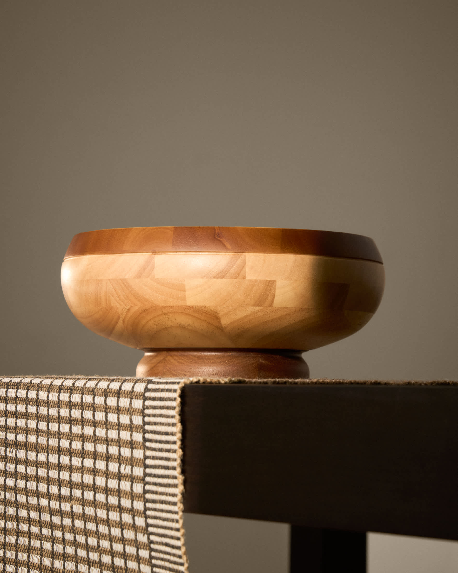Milvara large bowl in FSC 100% rubberwood