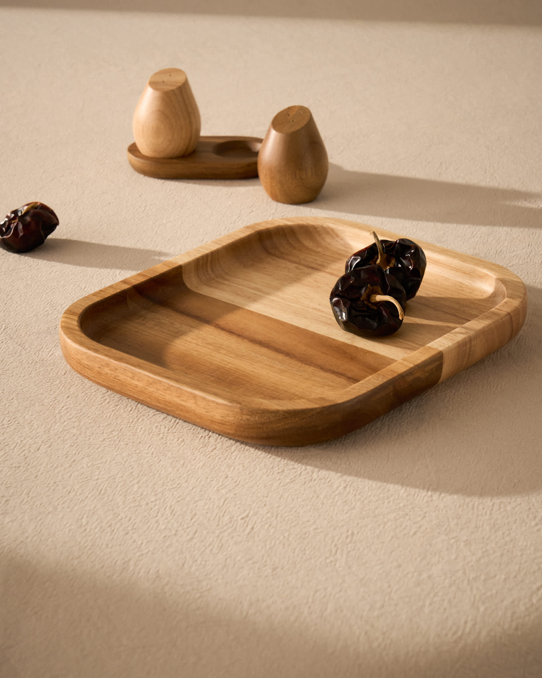 Milvara tray in acacia wood and rubberwood 28 x 23cm FSC 100%
