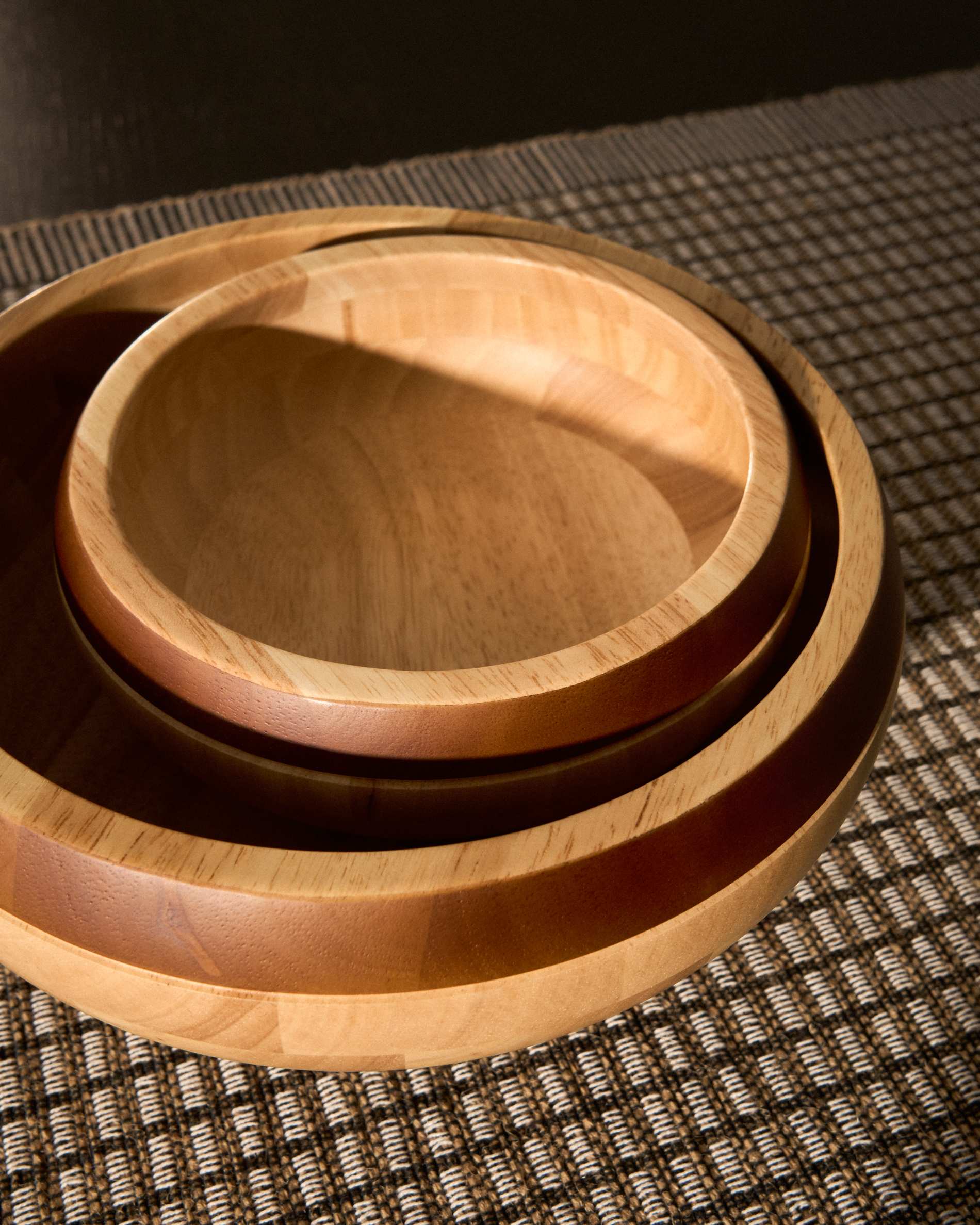 Milvara large bowl in FSC 100% rubberwood