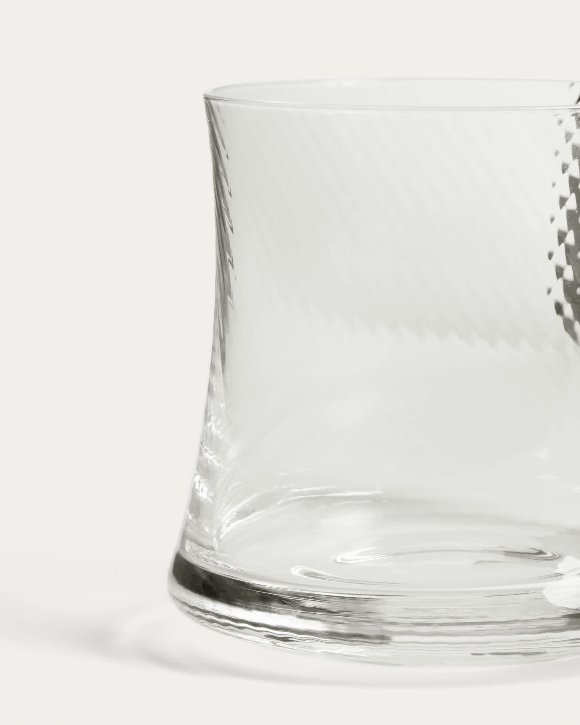Alori clear wine glass with relief, 34 cl
