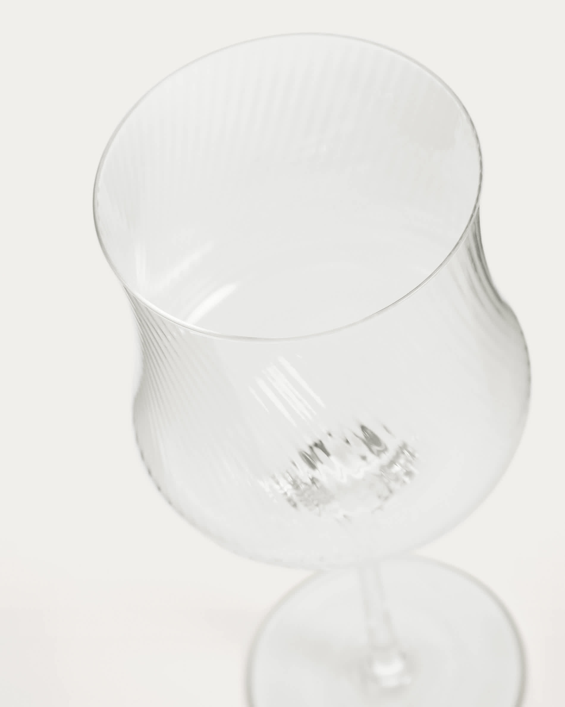 Auri clear champagne glass with relief, 46 cl