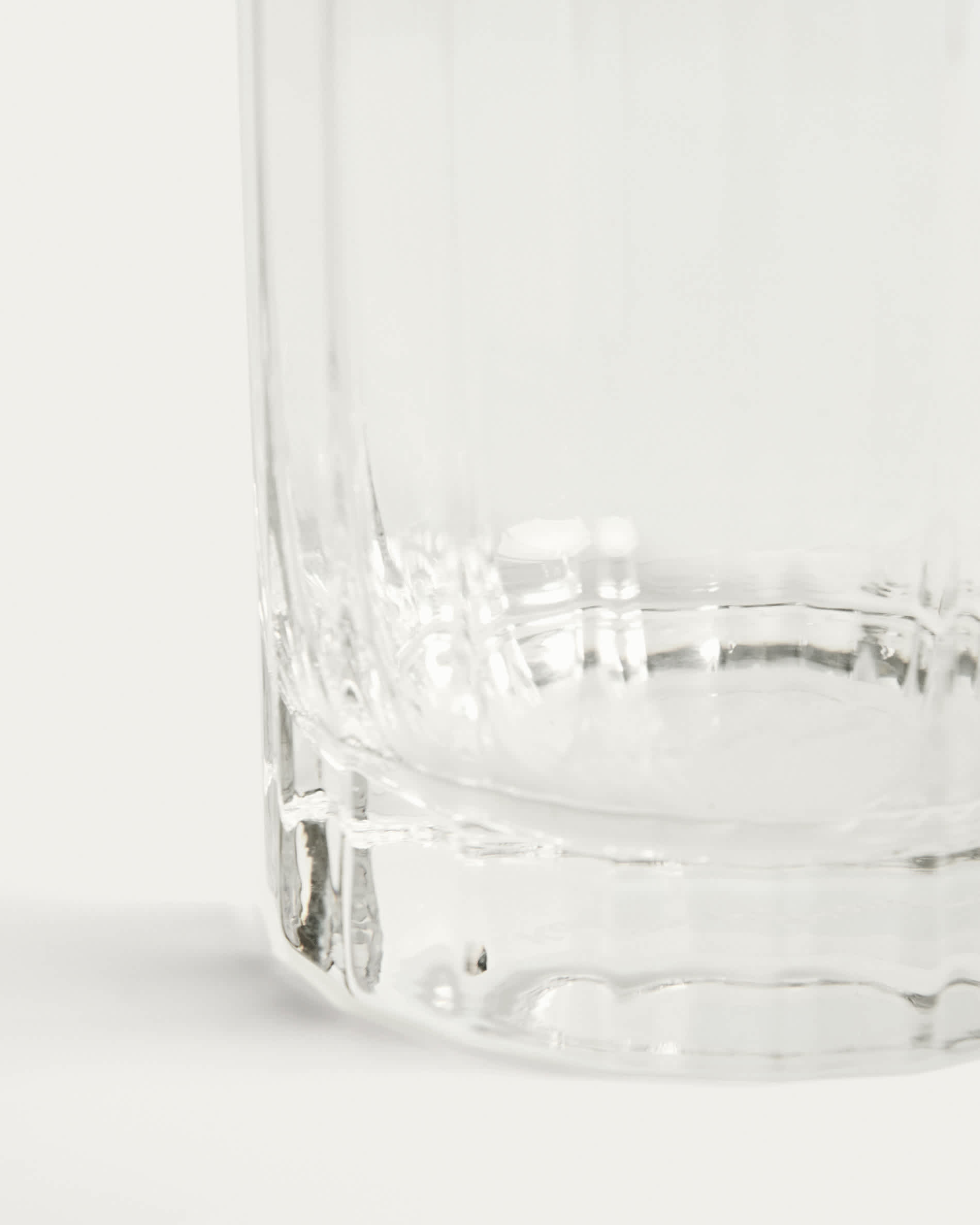 Nivor clear drinking glass with carved vertical relief, 30 cl