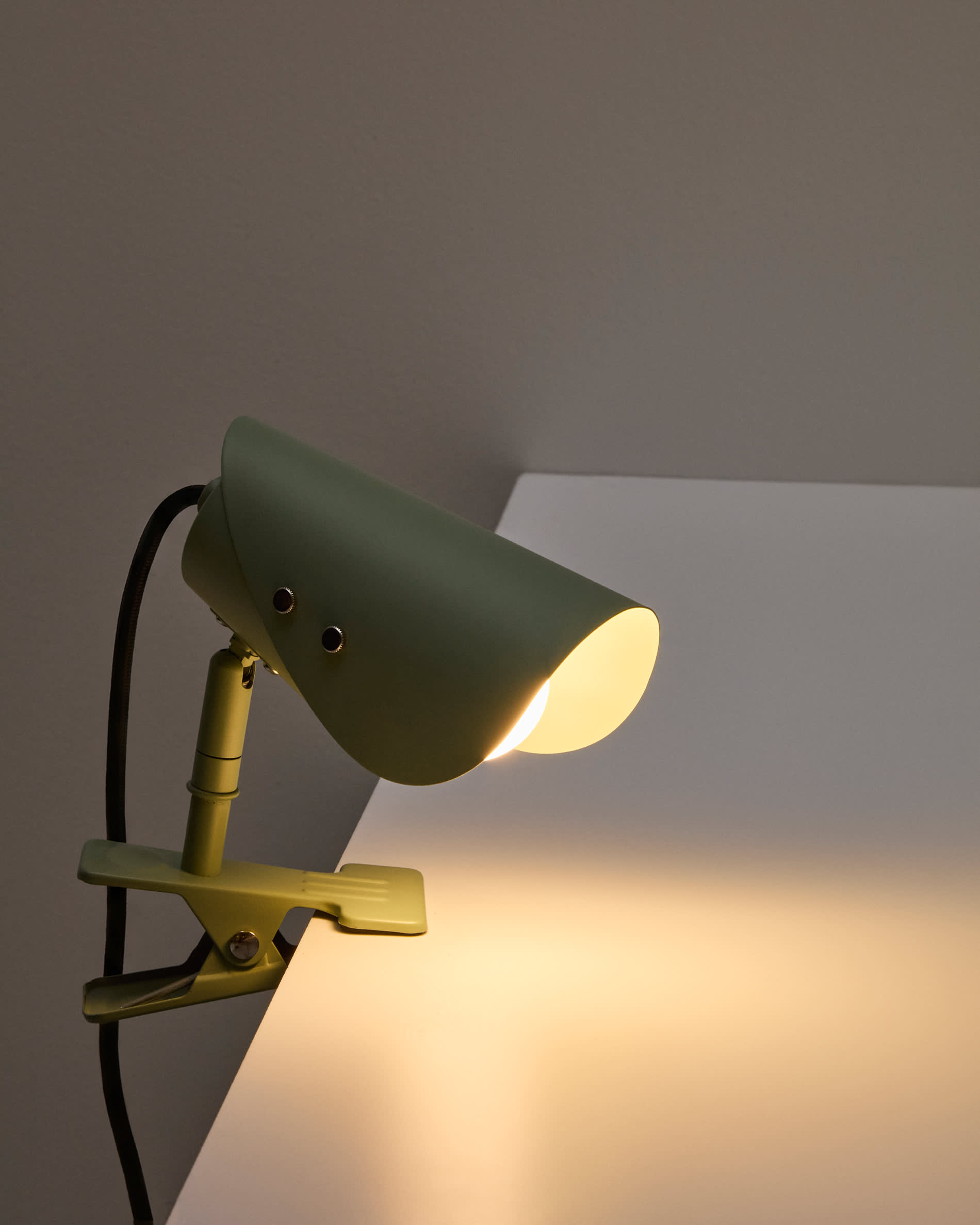 Jula small lamp with clamp in green metal