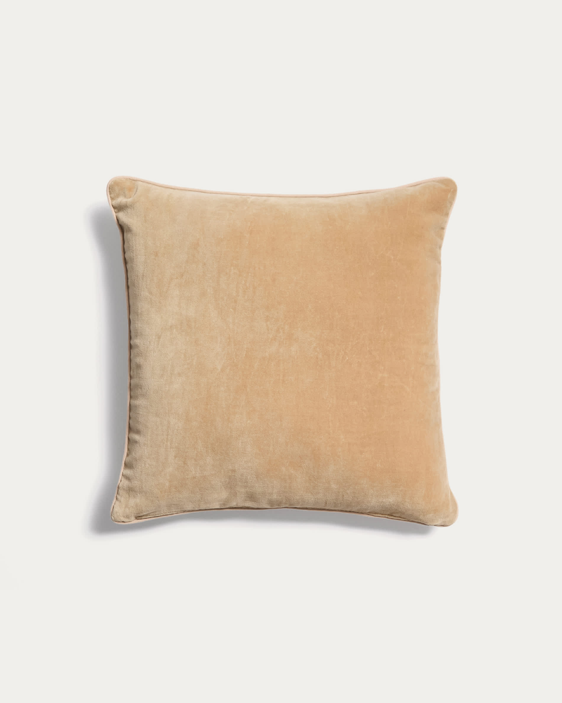 Ovelin beige and ecru velvet cushion cover 45 x 45 cm