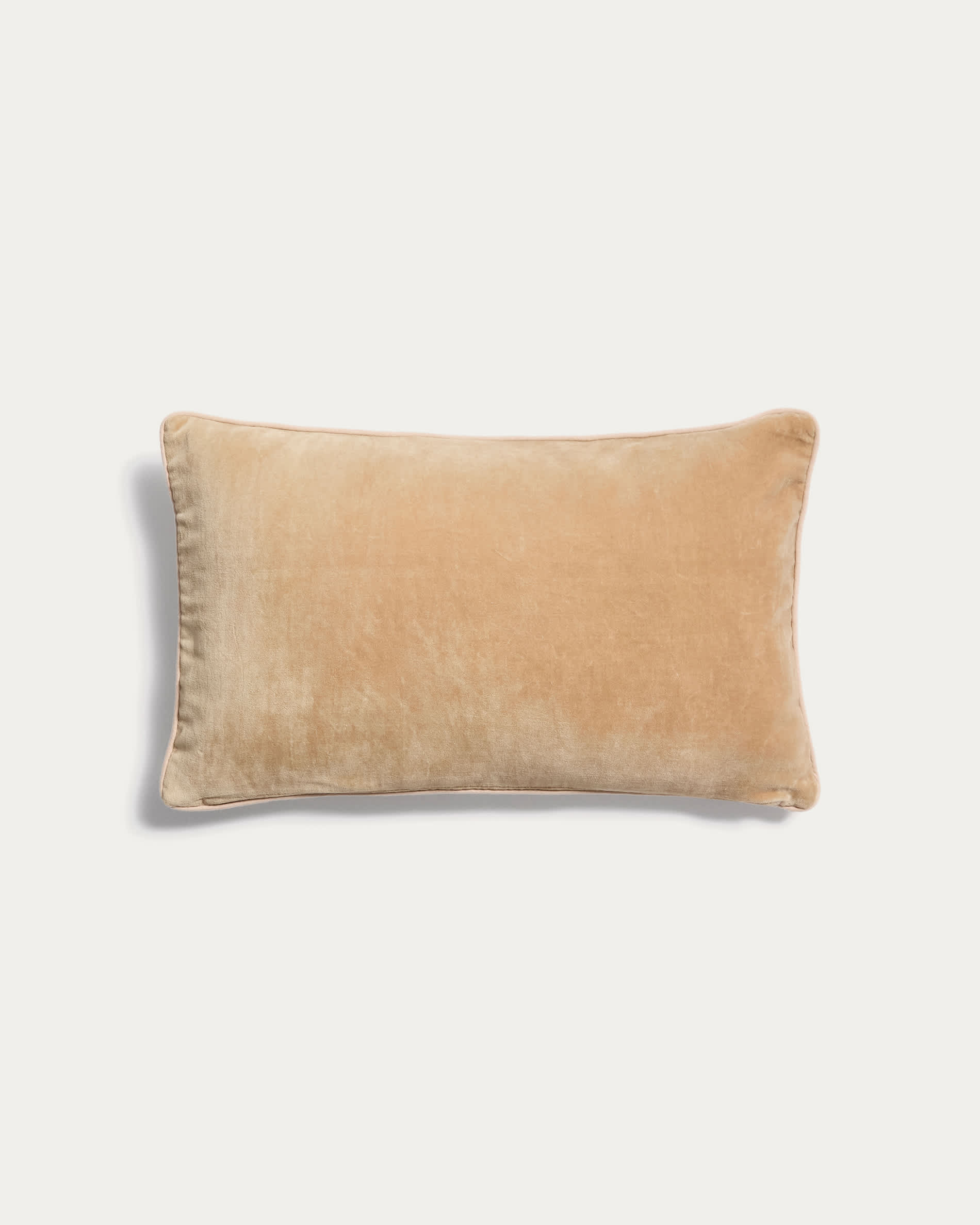 Ovelin beige and ecru velvet cushion cover 30 x 50 cm