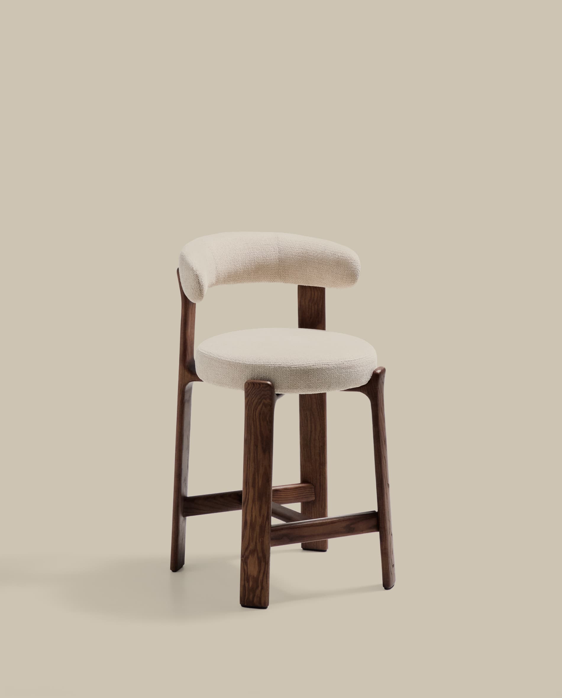 Granite fire-retardant stool with backrest in beige chenille and solid ash wood with walnut-coloured finish FSC 100% 65cm