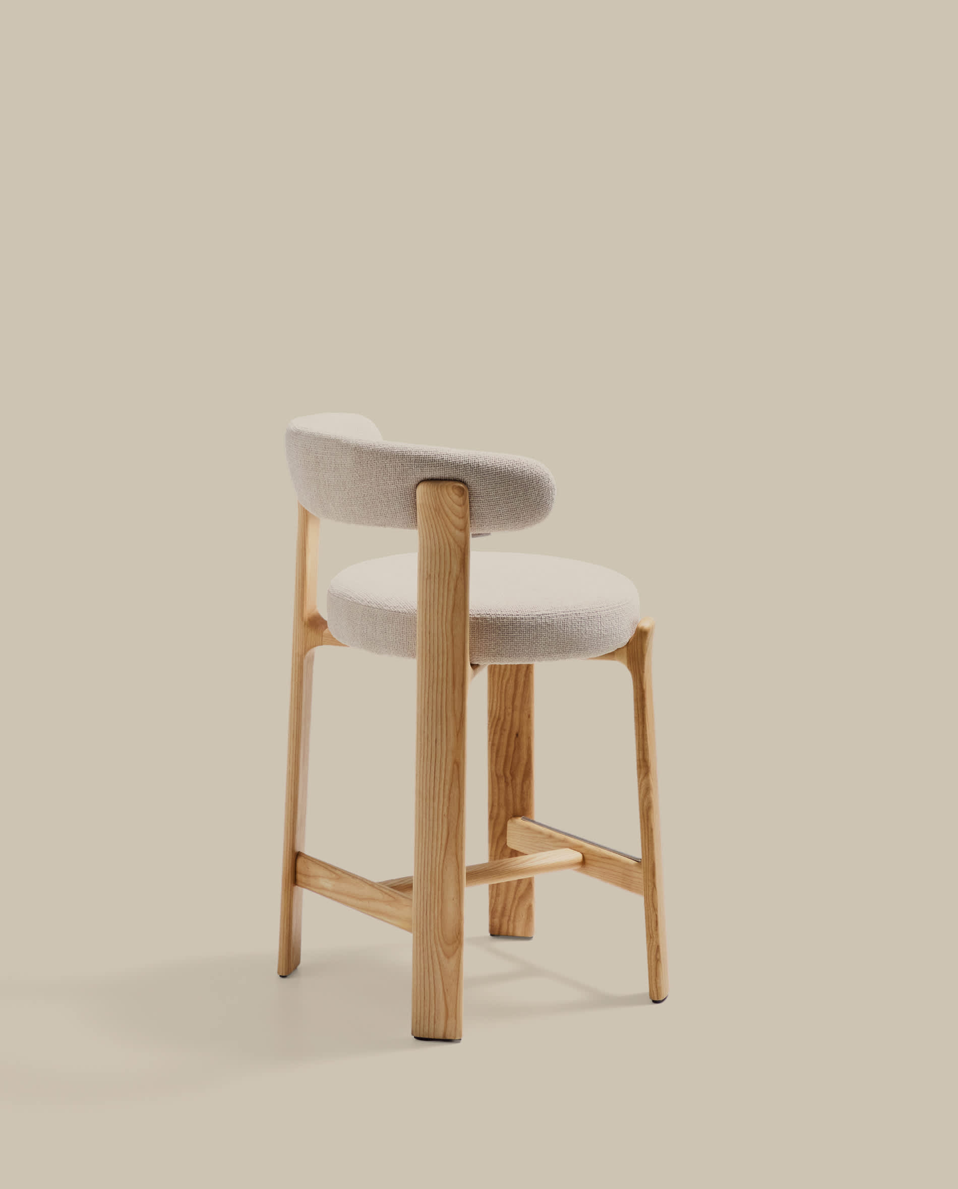 Granite fire-retardant stool with backrest in beige chenille and solid ash wood with natural-coloured finish FSC 100% 65cm