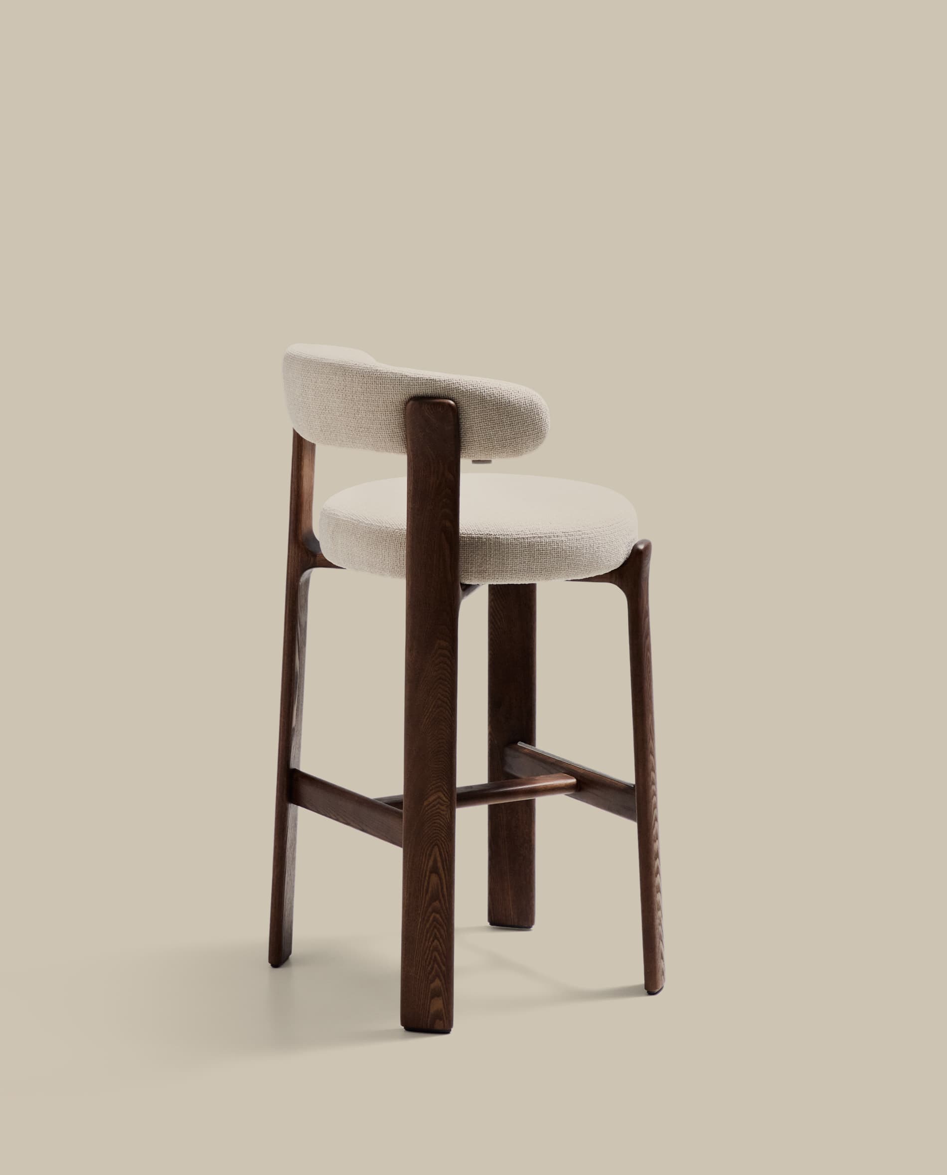 Granite fire-retardant stool with backrest in beige chenille and solid ash wood with walnut-coloured finish FSC 100% 75cm