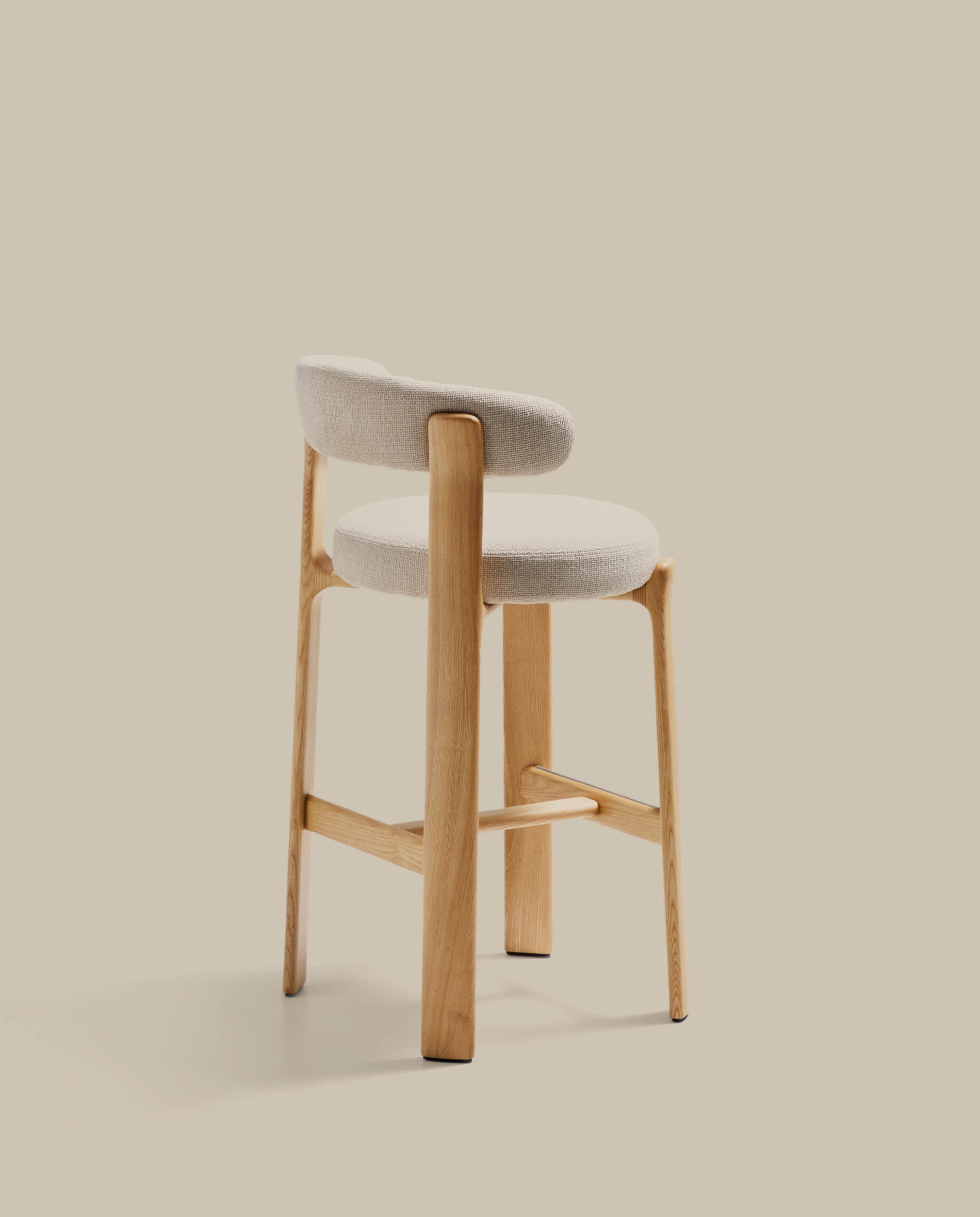Granite fire-retardant stool with backrest in beige chenille and solid ash wood with natural-coloured finish FSC 100% 75cm