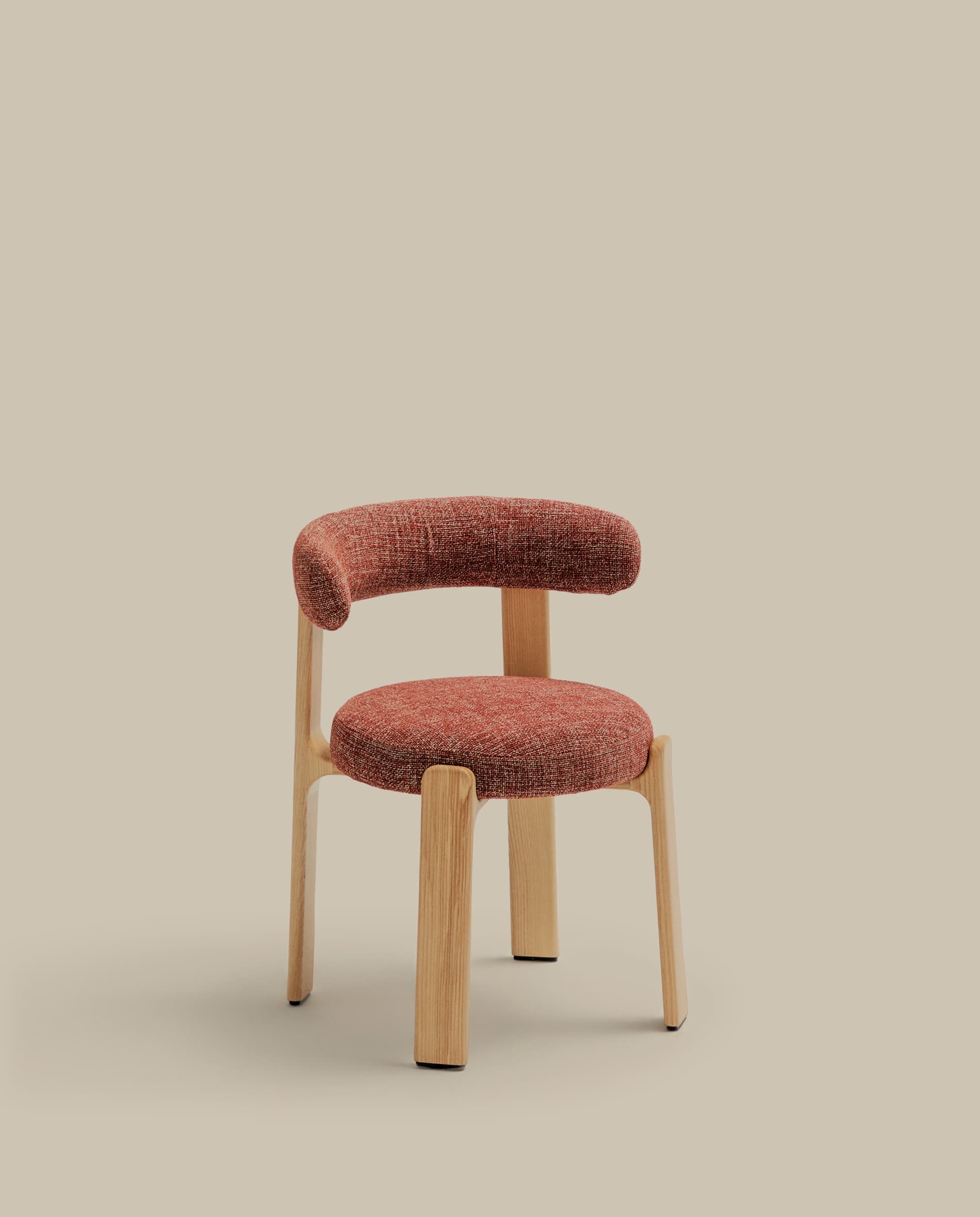 Granite chair terracotta-coloured chenille and solid ash wood in a natural tone finish FSC 100%