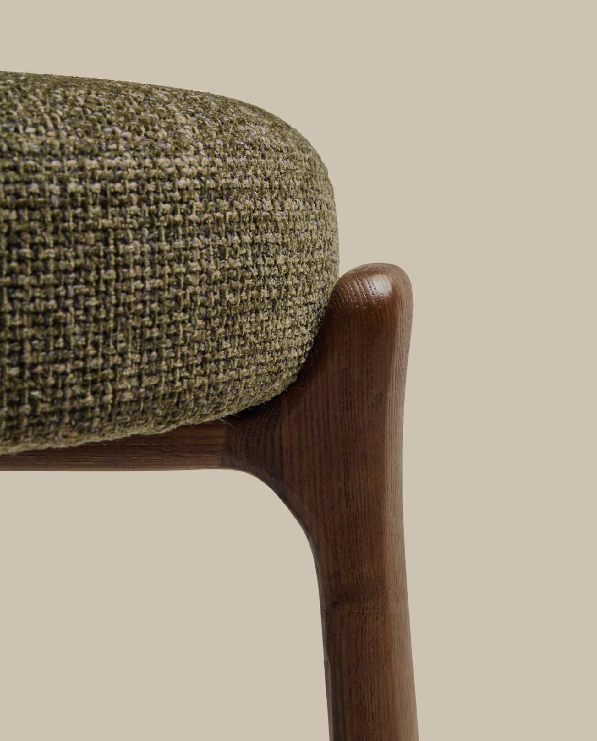 Granite stool in green chenille and solid ash wood with walnut-coloured finish FSC 100% 65cm
