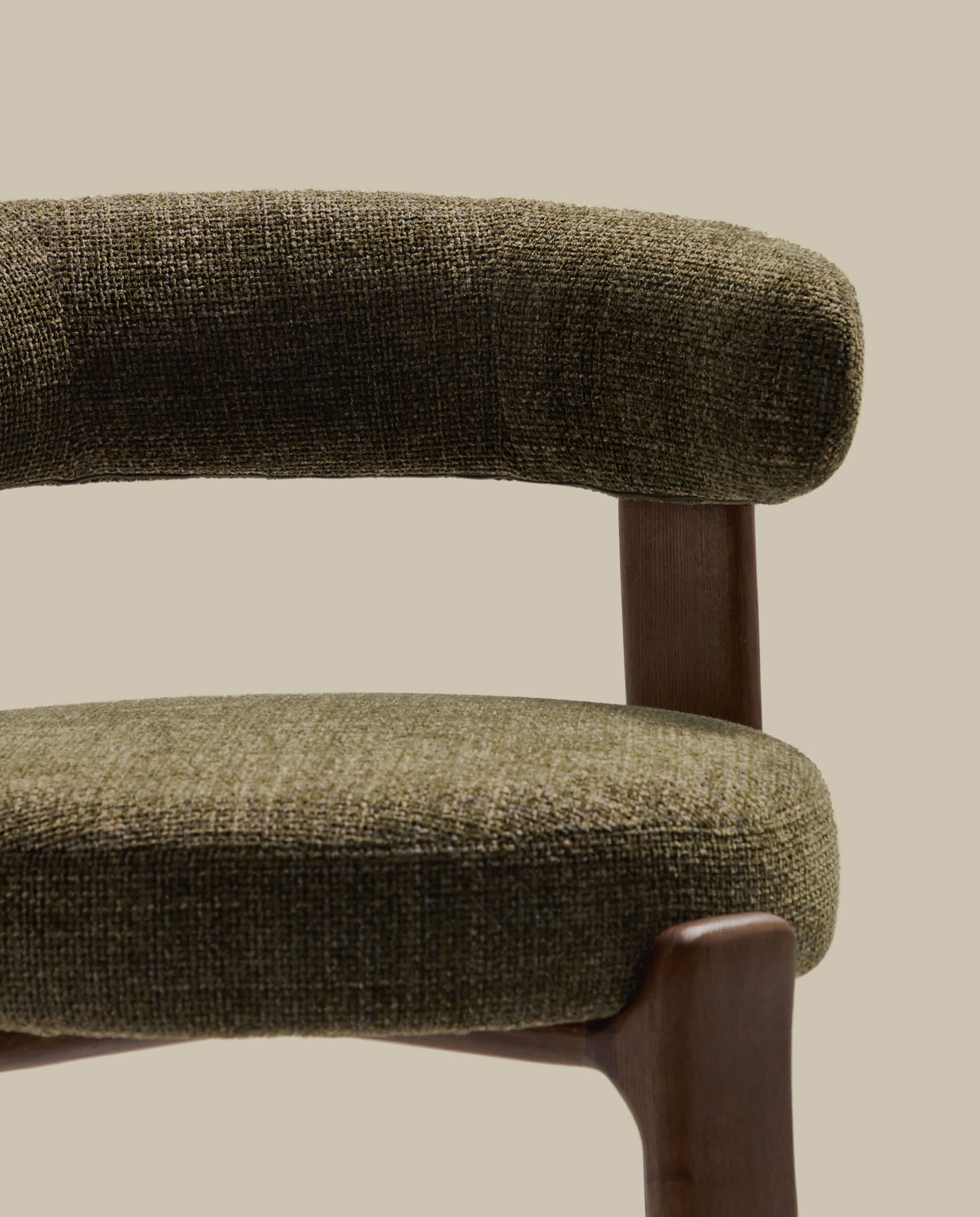 Granite fire-retardant stool with backrest in green chenille and solid ash wood with walnut-coloured finish FSC 100% 75cm