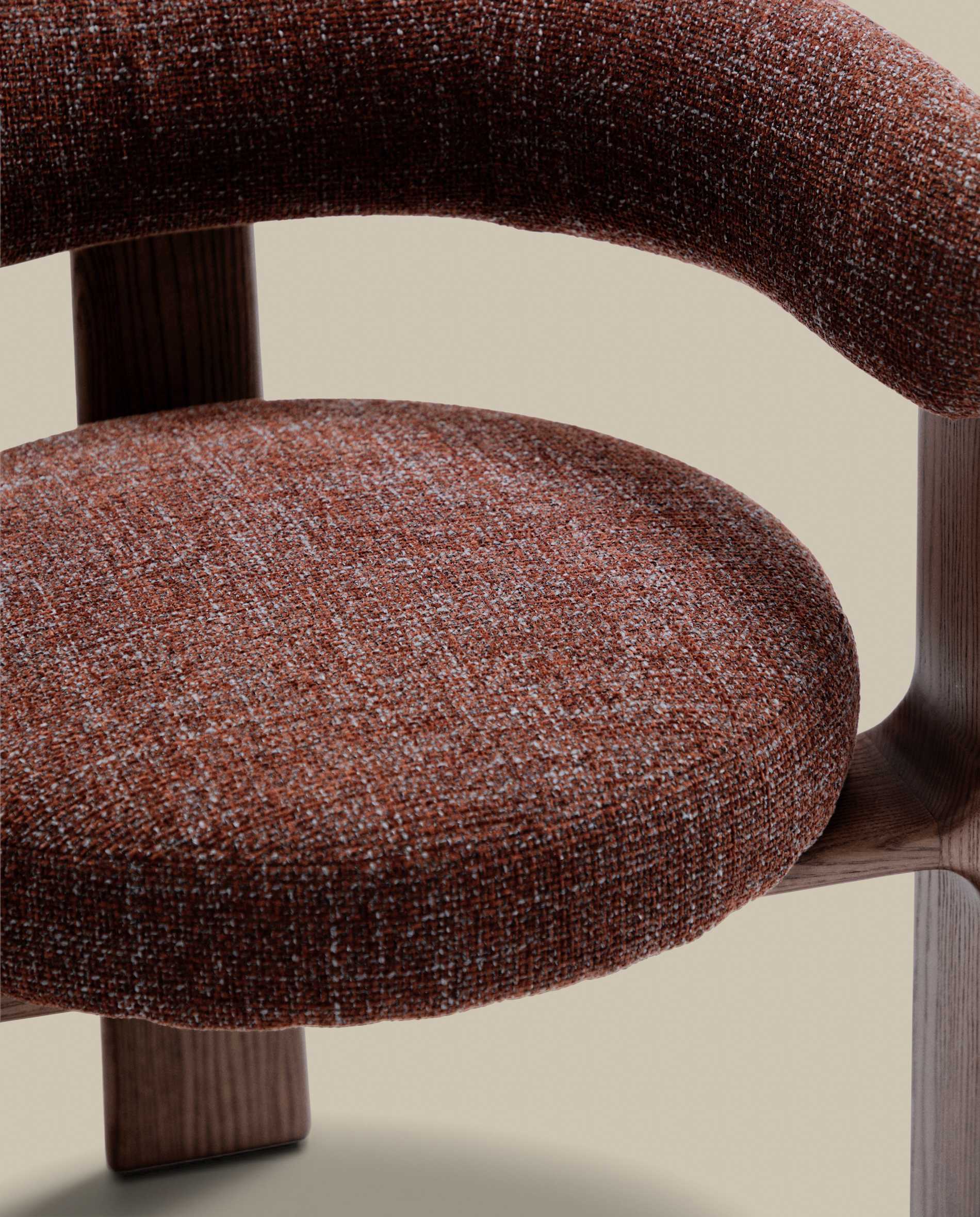Granite 3-legged chair in brown chenille and with solid ash wood in a walnut finish FSC 100%