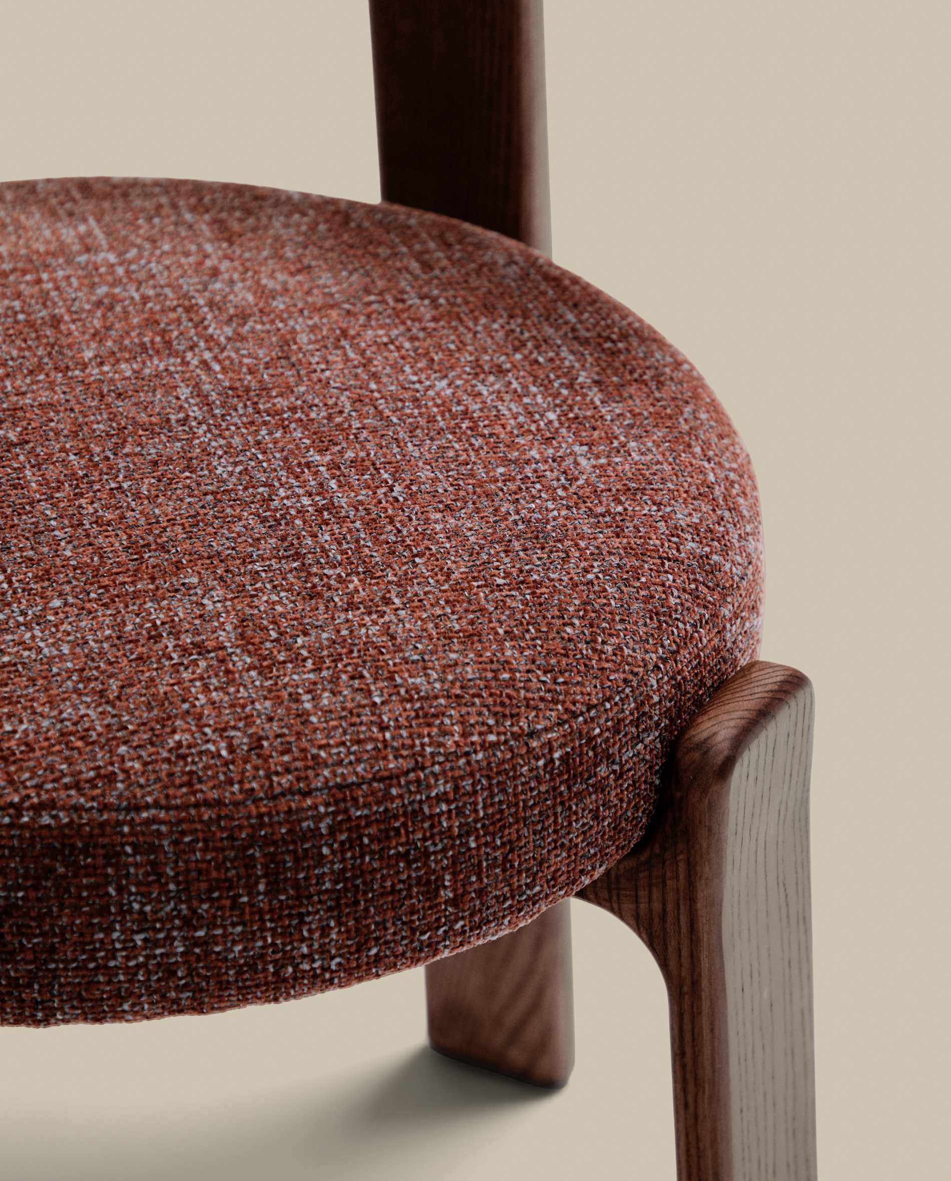 Granite chair in brown chenille and with solid ash wood in a walnut finish FSC 100%