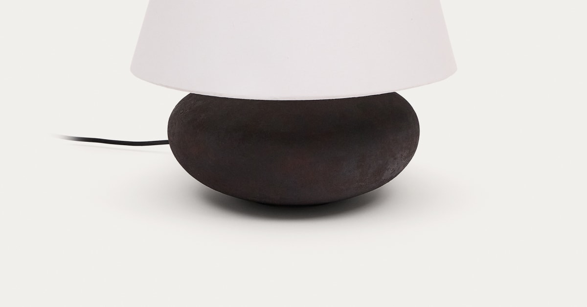 Simple black table lamp discount