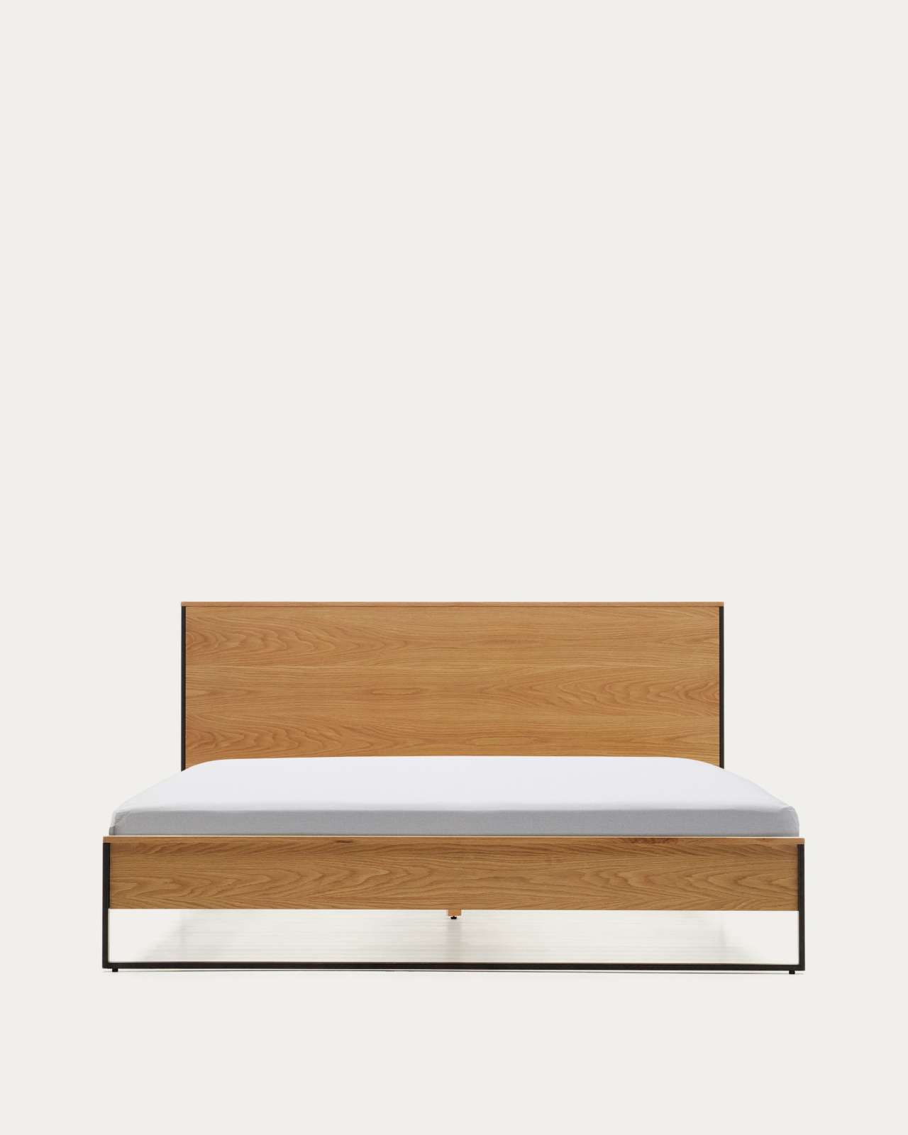 Taiana oak wood veneer bed with steel legs in a black finish, 160 x 200 cm