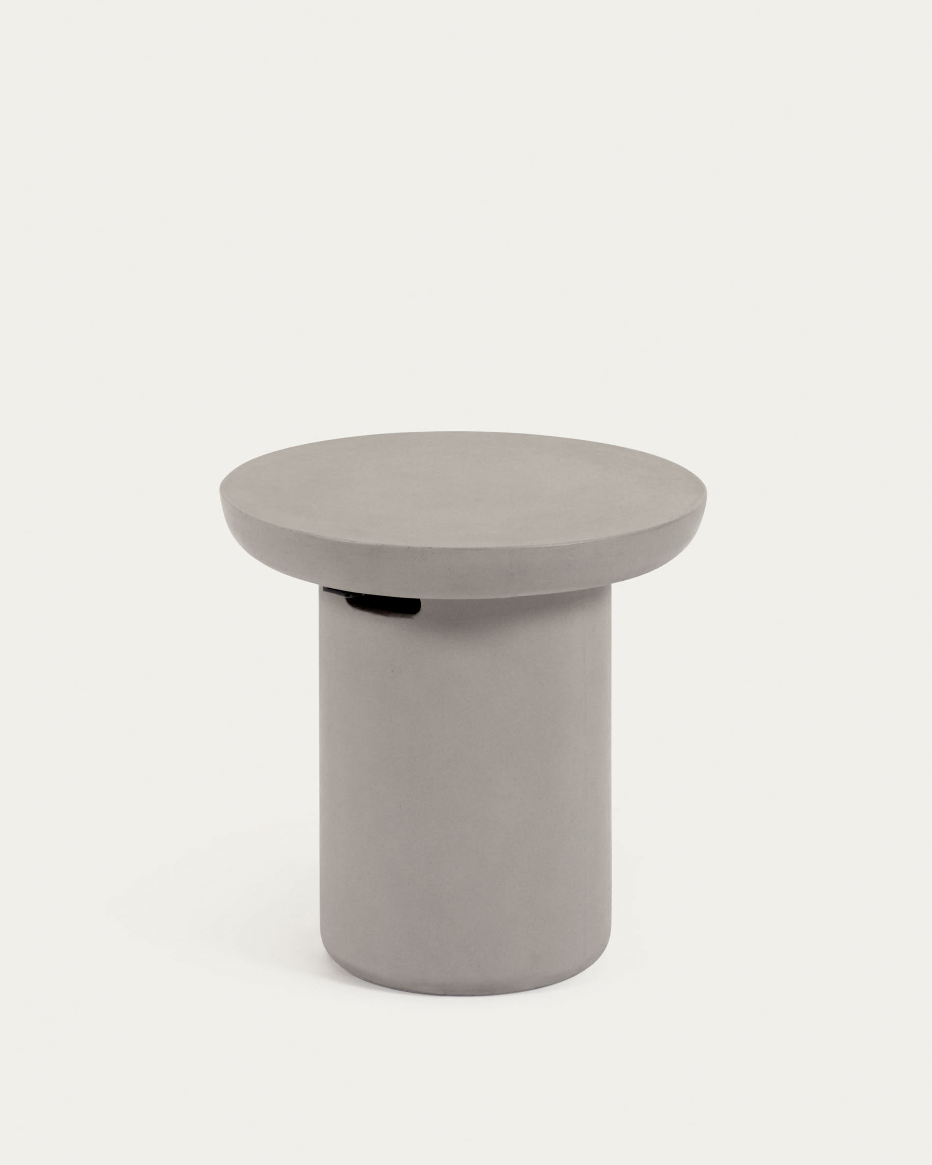 Round outdoor deals concrete coffee table