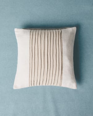 Housse de coussin Zoren 100 % lin plissée beige 50 x 50 cm