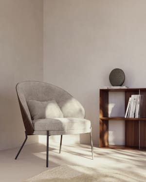 Eamy light brown armchair in an ash wood veneer with a walnut finish and black metal