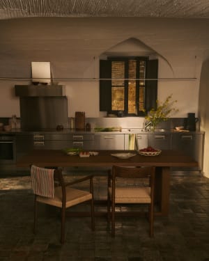 Yalia chair in solid oak with walnut finish and rope seat FSC 100%