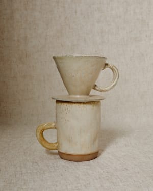 Zunel beige ceramic coffee cup with dripper set