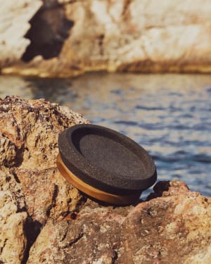 Naro centrepiece in black stone and teak wood Ø30cm