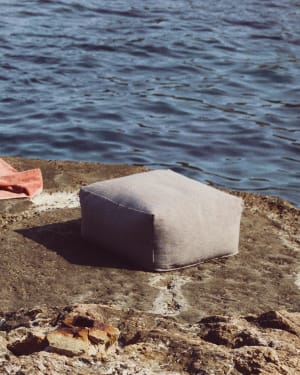 Pouf Vedell 100% PET dark blue 60 x 60 x 30 cm