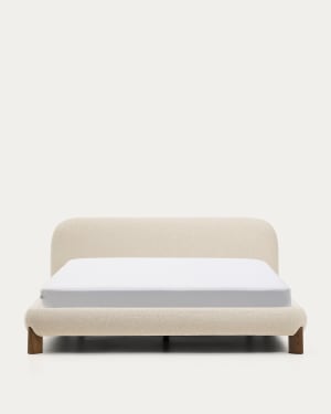 Lit déhoussable Odina en tissu bouclette écrue et pieds en bois de frêne avec finition ton noyer FSC 100 % pour matelas de 180 x 200 cm