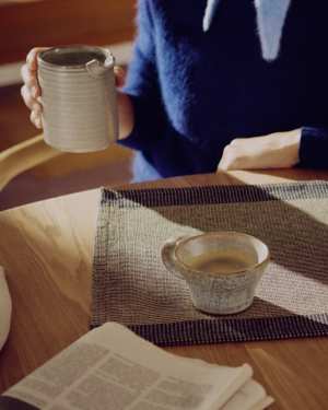 Alenia mug in grey ceramic