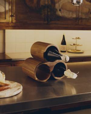 Sesilu small bottle rack in FSC 100% acacia wood