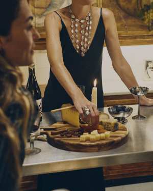 Zestaw sztućców i deska do serów Blera z drewna akacjowego FSC 100% i stali nierdzewnej