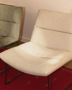 Asen beige chenille armchair with black steel legs FSC 100%