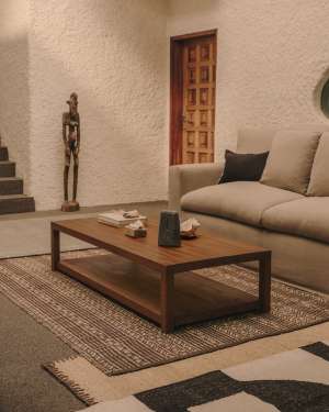 Sashi Couchtisch aus massivem Teakholz 150 x 70 cm