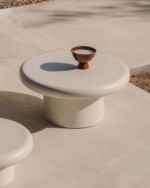 Addaia runder Couchtisch aus weißem Zement Ø 90 cm