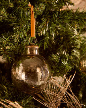 Piril set of 2 Christmas baubles made of brown recycled glass, Ø 10 cm