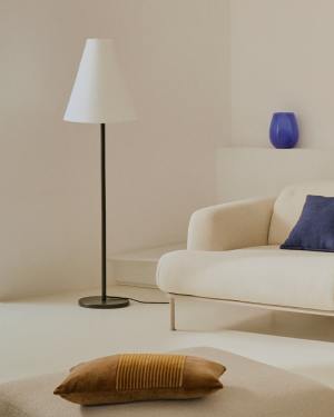 Navat staande lamp van metaal in groen gelakte afwerking