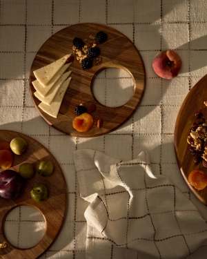 Μικρή στρογγυλή βάση σερβιρίσματος Klot, ξύλο ακακίας FSC 100%